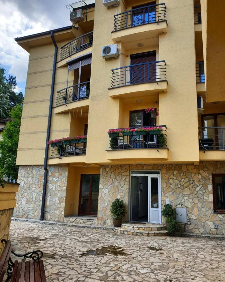 Apartman Crown Vrnjačka Banja Buitenkant foto